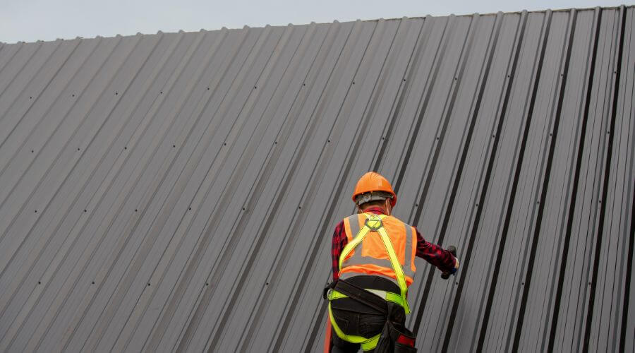 Expert Emergency Roof Repairs services in Valley City, ND
